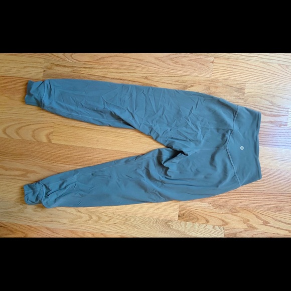SOLD Lululemon Align Joggers - Picture 4 of 6
